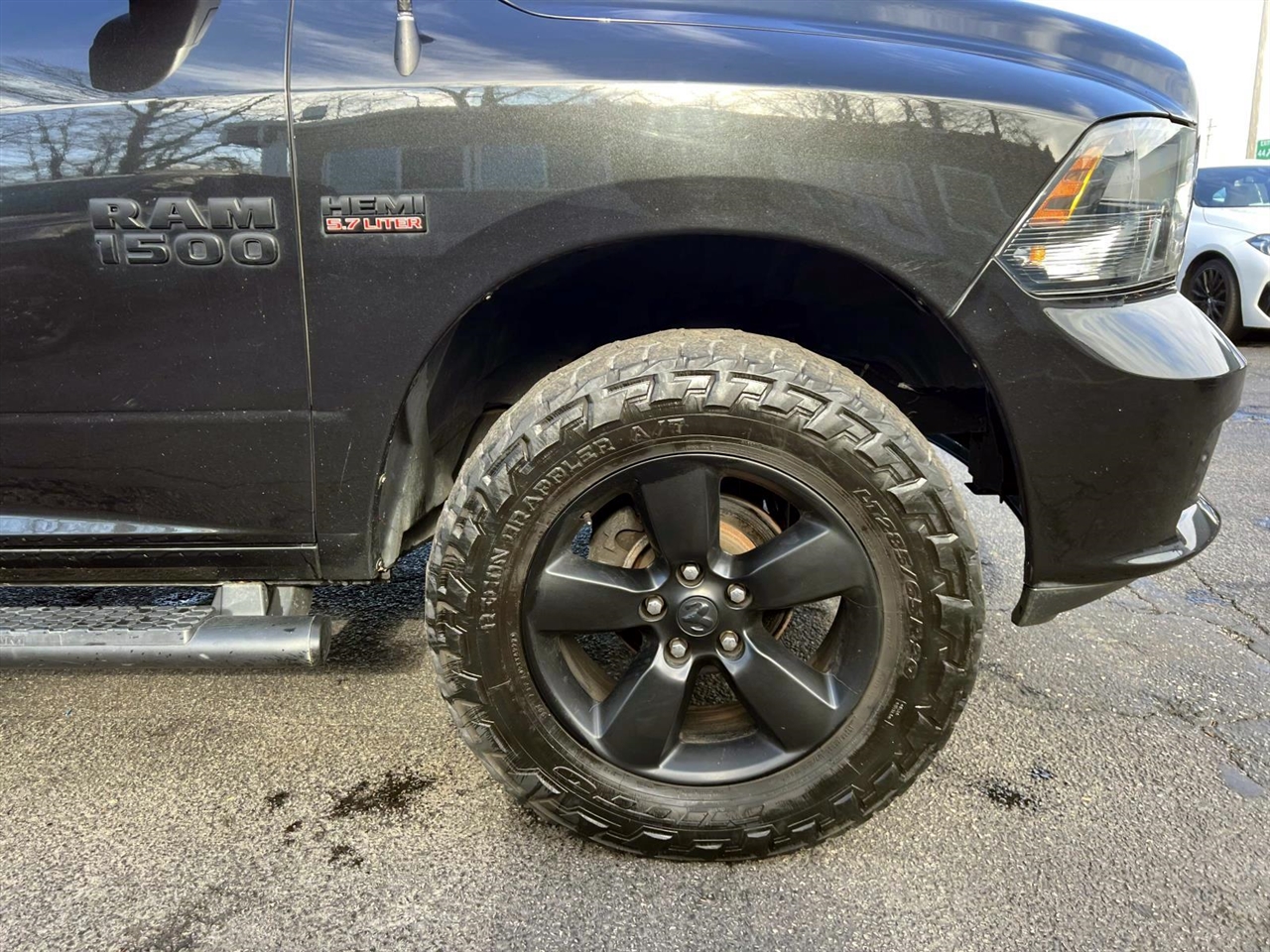 RAM 1500 Express 4x4 Quad Cab 6'4" Box 2018