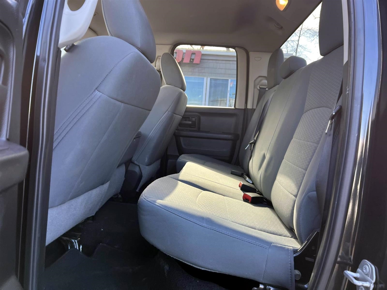 RAM 1500 Express 4x4 Quad Cab 6'4" Box 2018