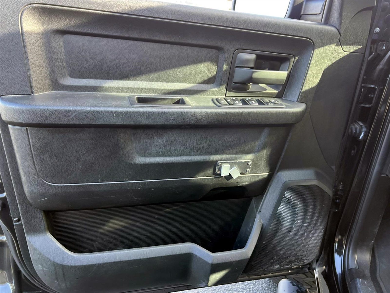 RAM 1500 Express 4x4 Quad Cab 6'4" Box 2018