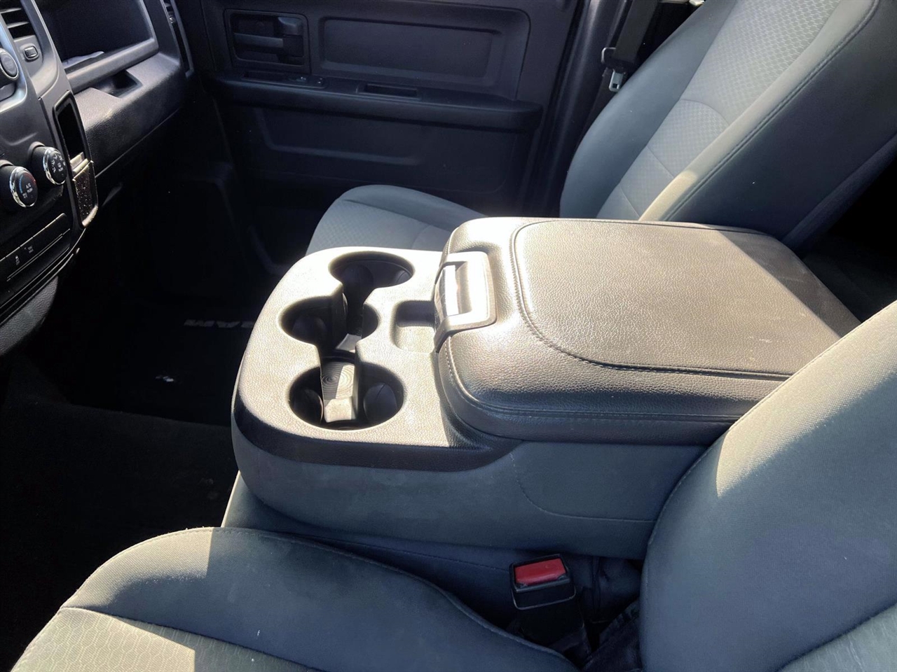 RAM 1500 Express 4x4 Quad Cab 6'4" Box 2018