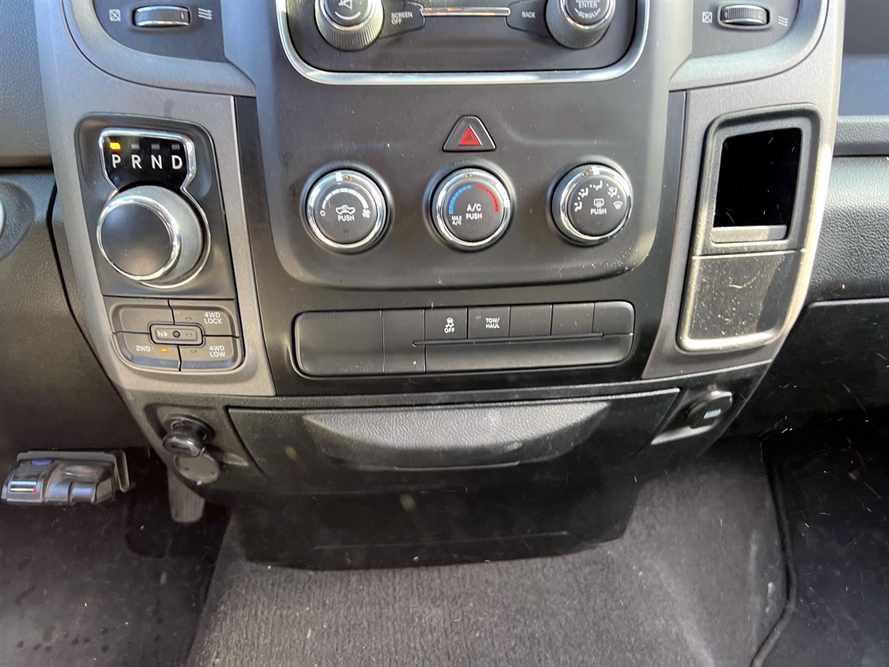 RAM 1500 Express 4x4 Quad Cab 6'4" Box 2018