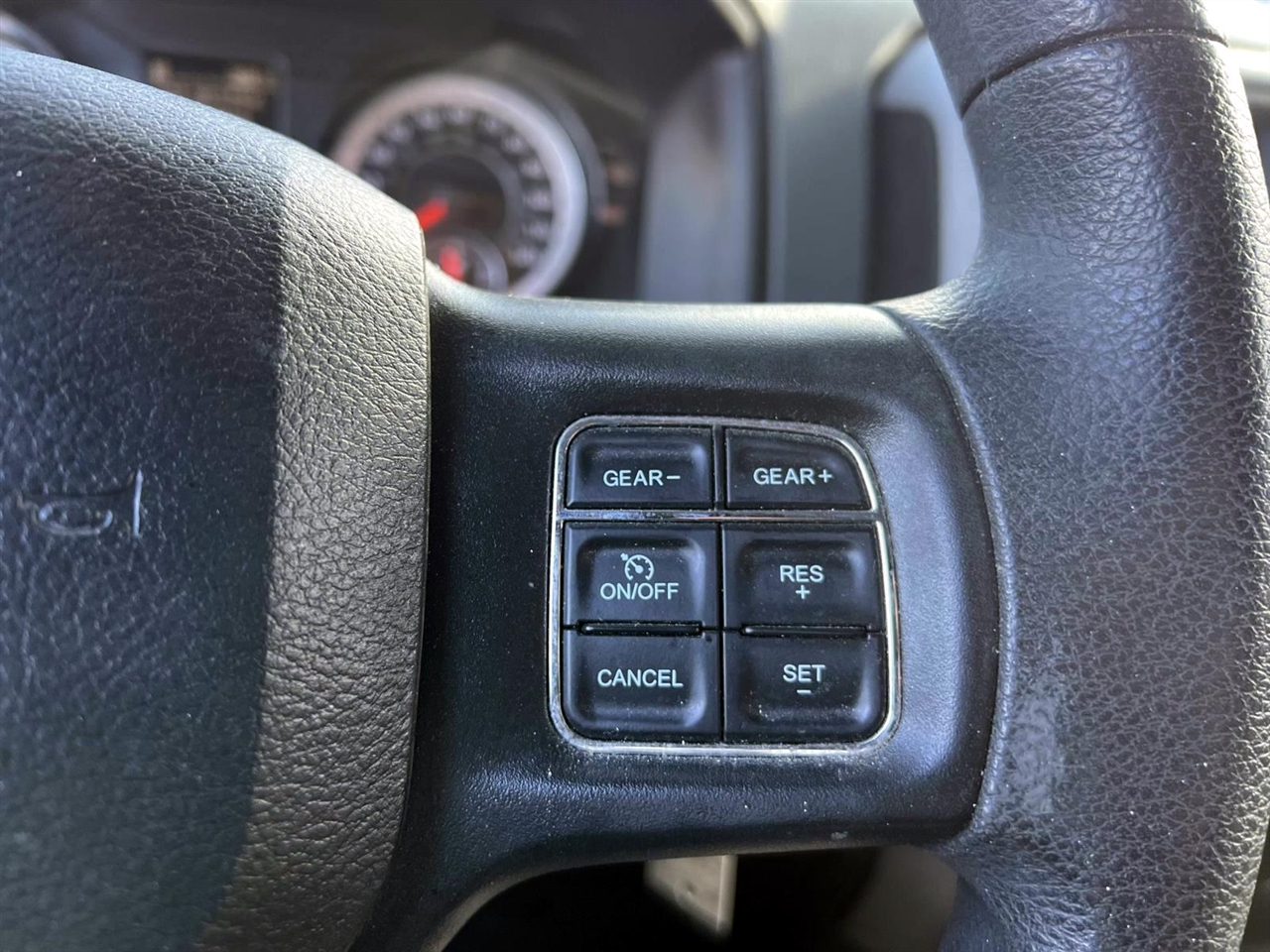 RAM 1500 Express 4x4 Quad Cab 6'4" Box 2018