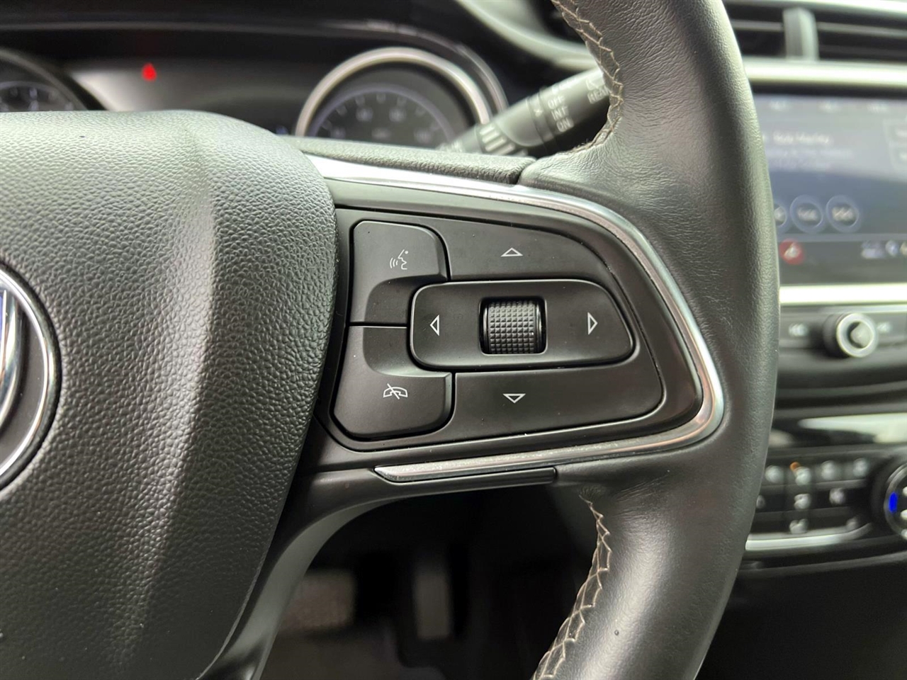 Buick Encore GX FWD 4dr Select 2022