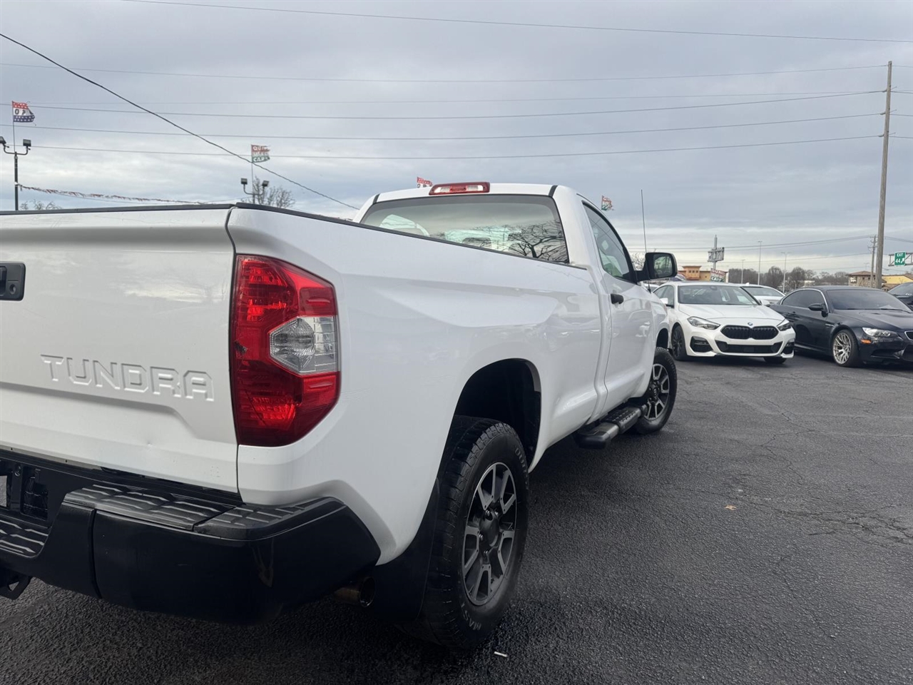 Toyota Tundra 4WD SR Reg Cab 8.1' Bed 5.7L FFV (Natl) *Ltd Avail* 2017