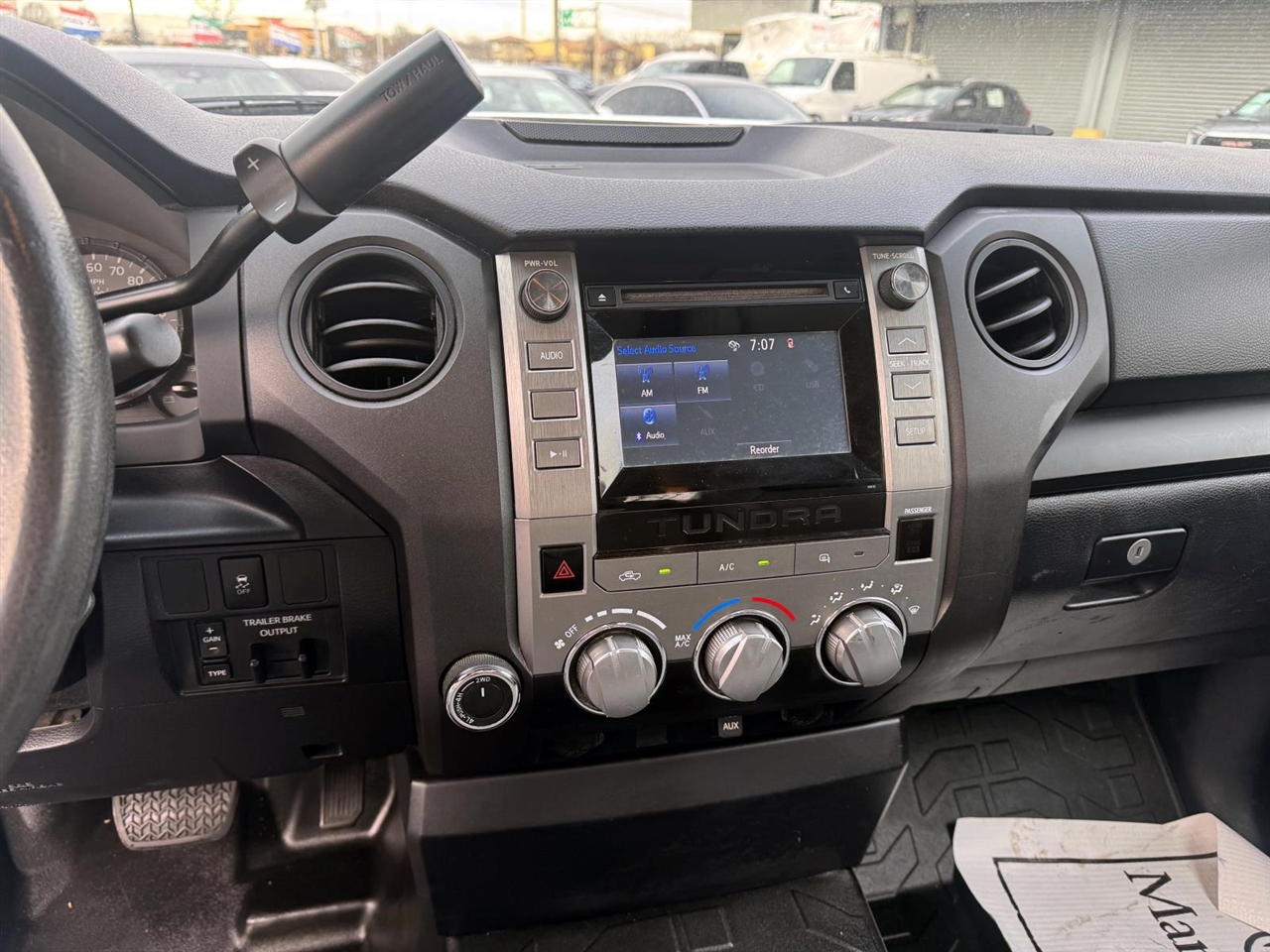 Toyota Tundra 4WD SR Reg Cab 8.1' Bed 5.7L FFV (Natl) *Ltd Avail* 2017