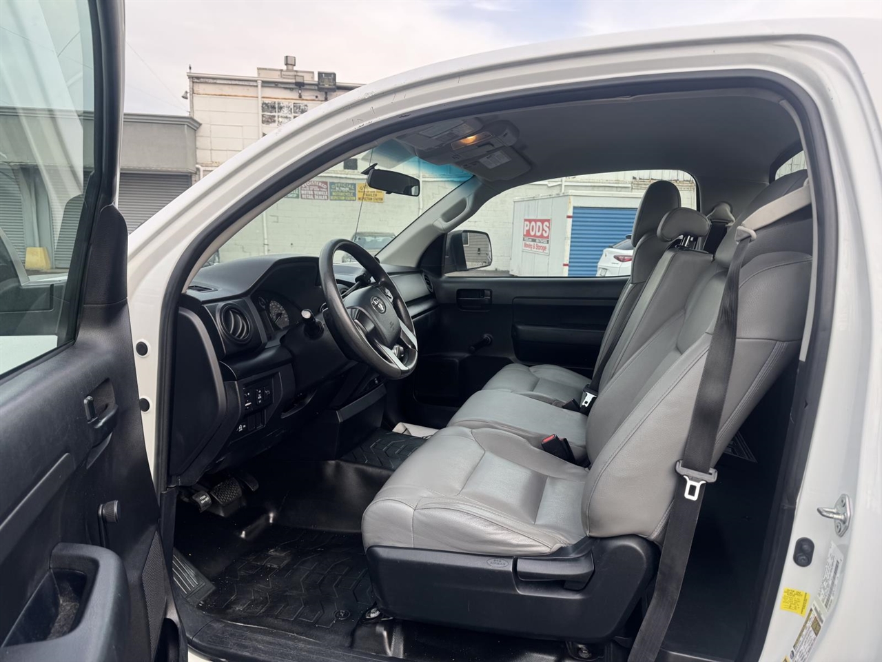 Toyota Tundra 4WD SR Reg Cab 8.1' Bed 5.7L FFV (Natl) *Ltd Avail* 2017