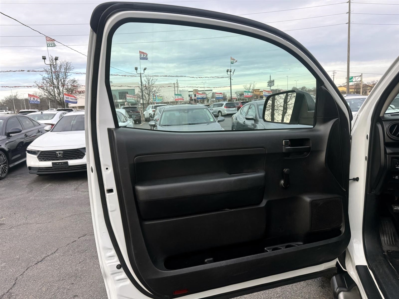 Toyota Tundra 4WD SR Reg Cab 8.1' Bed 5.7L FFV (Natl) *Ltd Avail* 2017