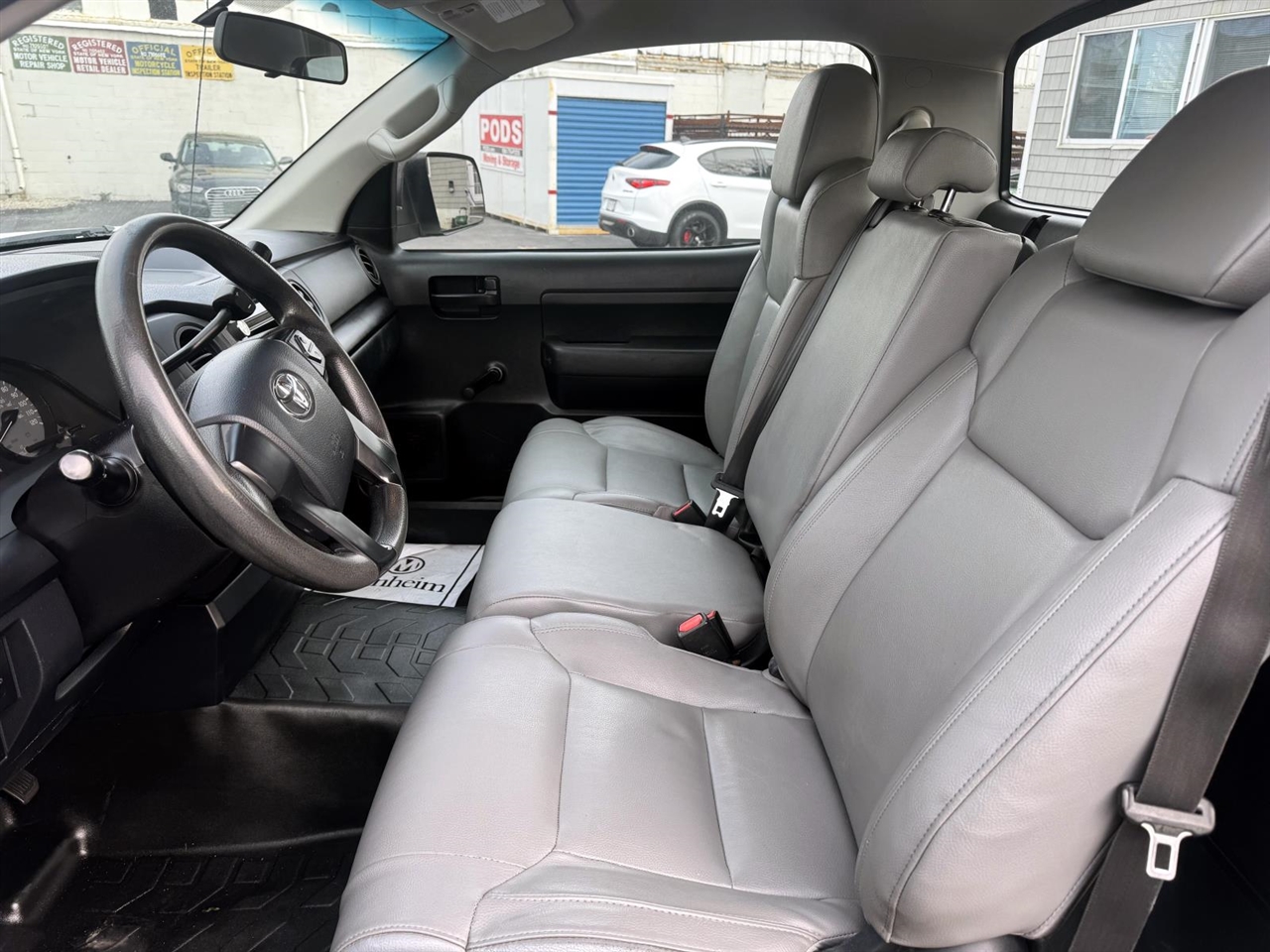 Toyota Tundra 4WD SR Reg Cab 8.1' Bed 5.7L FFV (Natl) *Ltd Avail* 2017