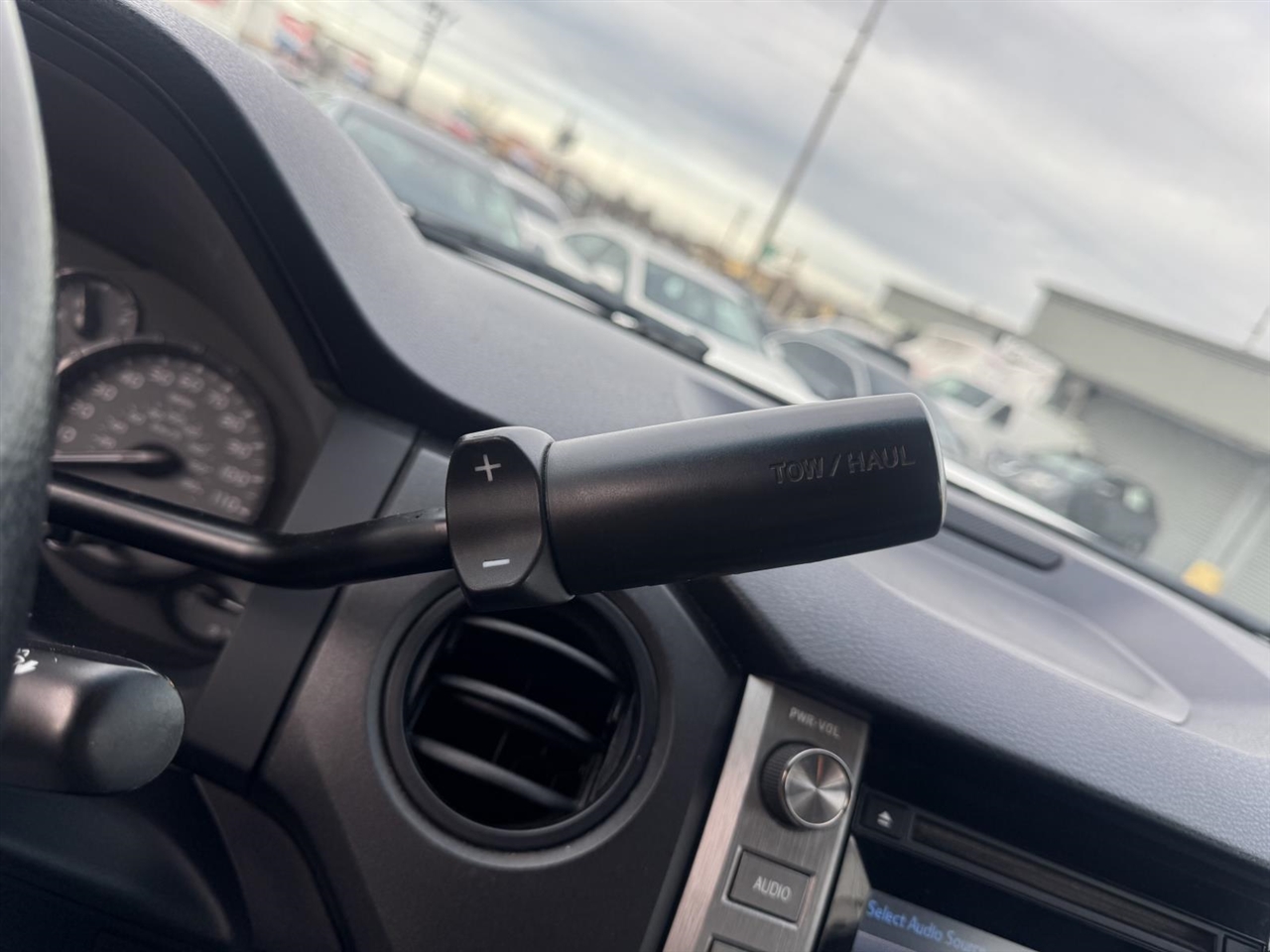 Toyota Tundra 4WD SR Reg Cab 8.1' Bed 5.7L FFV (Natl) *Ltd Avail* 2017