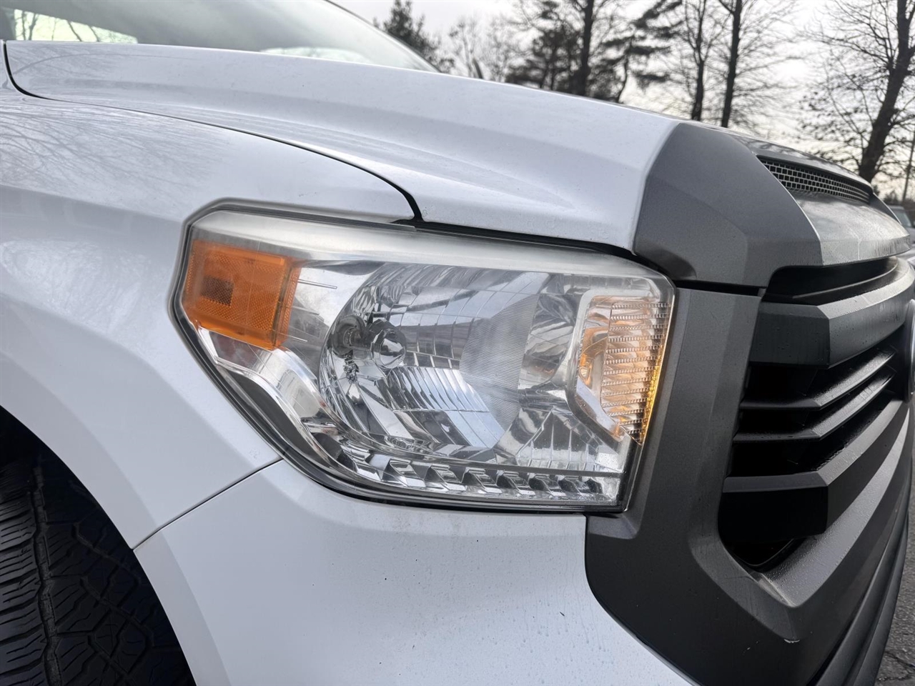 Toyota Tundra 4WD SR Reg Cab 8.1' Bed 5.7L FFV (Natl) *Ltd Avail* 2017