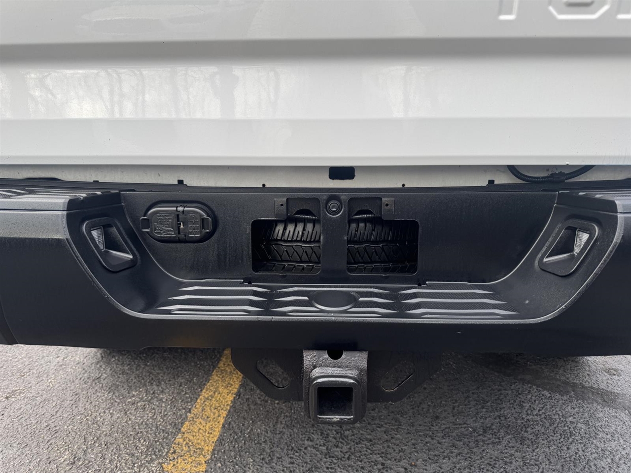 Toyota Tundra 4WD SR Reg Cab 8.1' Bed 5.7L FFV (Natl) *Ltd Avail* 2017