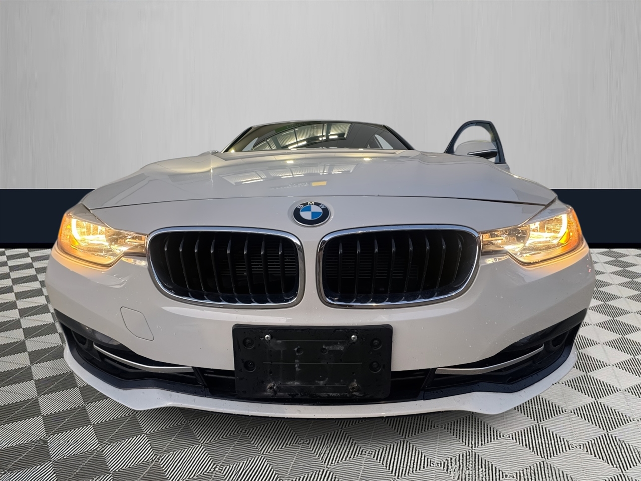 BMW 3 Series 4dr Sdn 328i xDrive AWD SULEV 2016