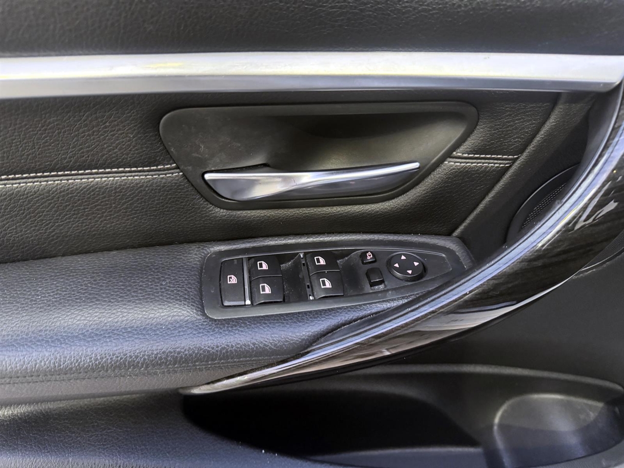 BMW 3 Series 4dr Sdn 328i xDrive AWD SULEV 2016