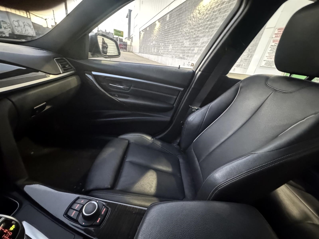 BMW 3 Series 4dr Sdn 328i xDrive AWD SULEV 2016