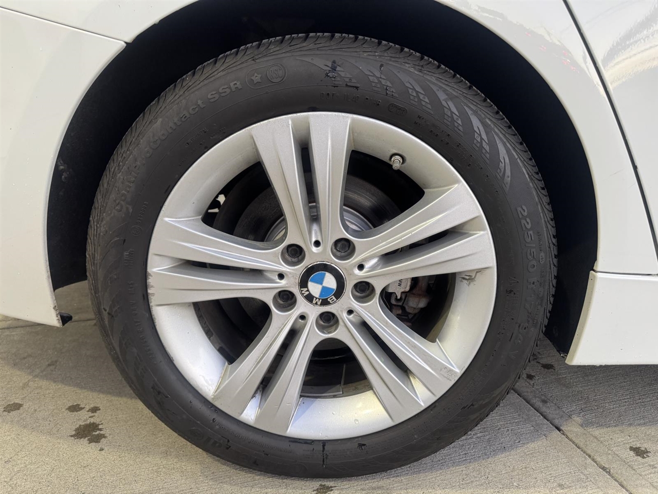 BMW 3 Series 4dr Sdn 328i xDrive AWD SULEV 2016