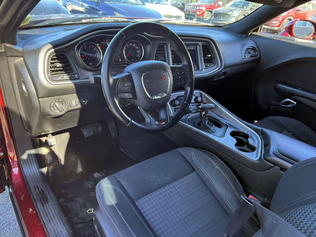 Dodge Challenger SXT RWD 2019