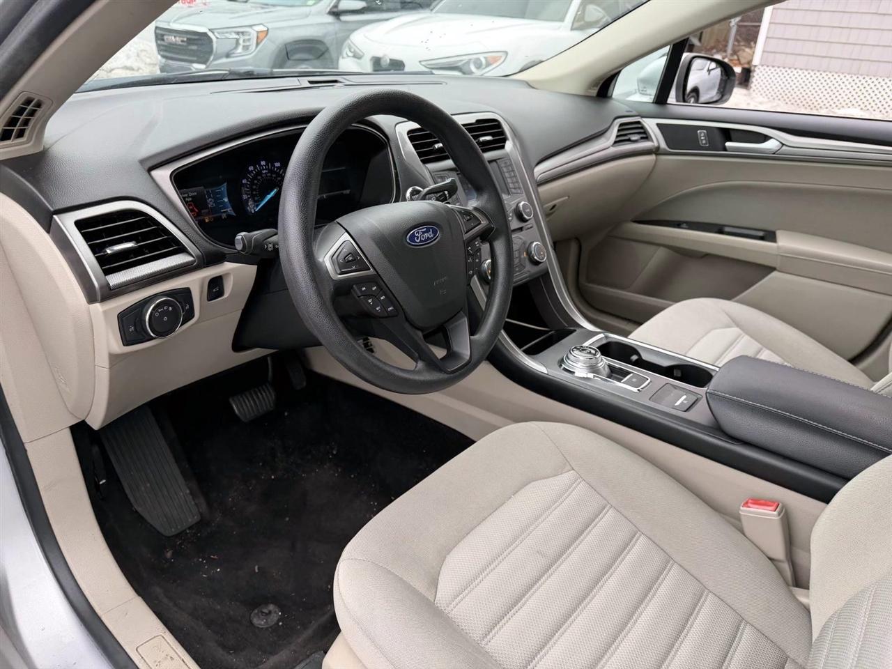 Ford Fusion SE FWD 2018