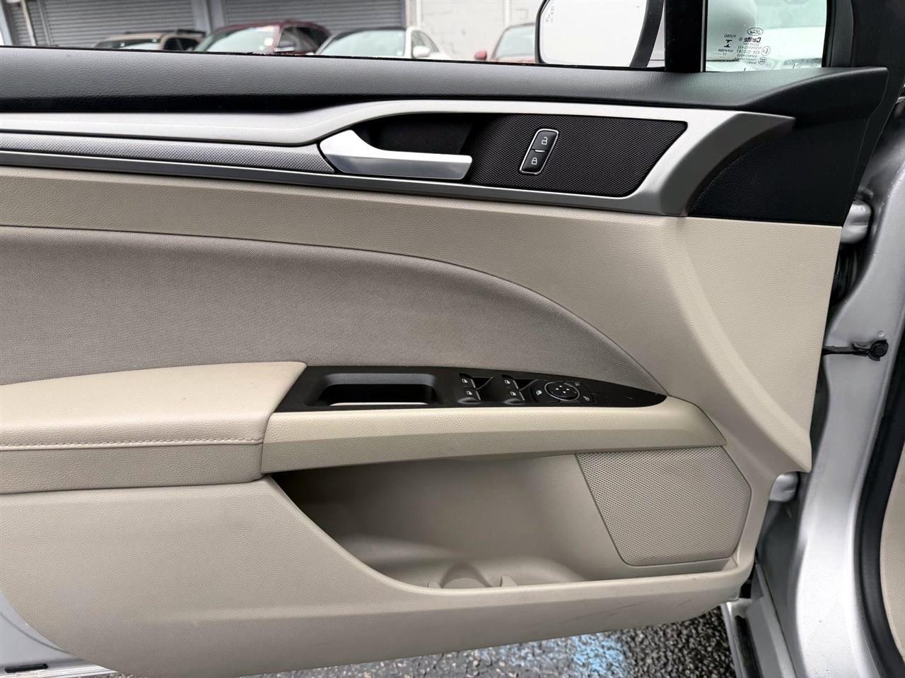 Ford Fusion SE FWD 2018