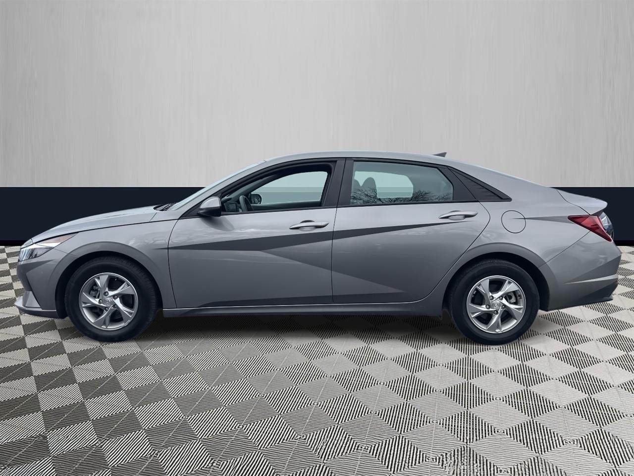 Hyundai Elantra SE IVT 2023