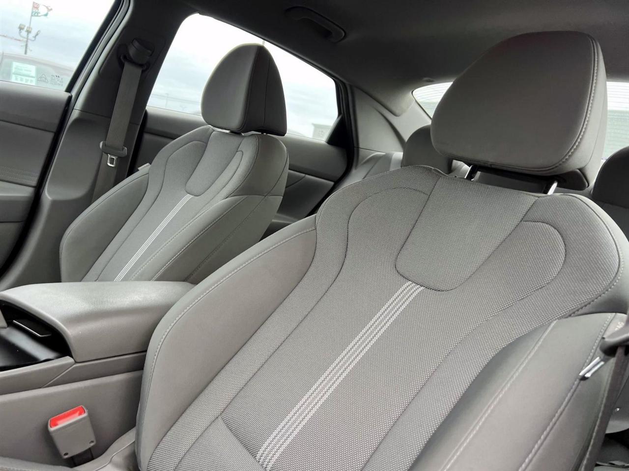 Hyundai Elantra SE IVT 2023