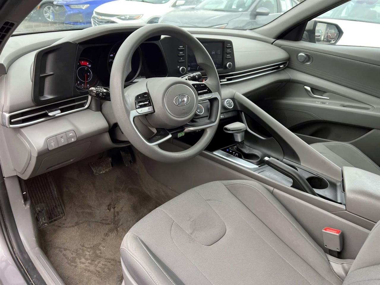 Hyundai Elantra SE IVT 2023