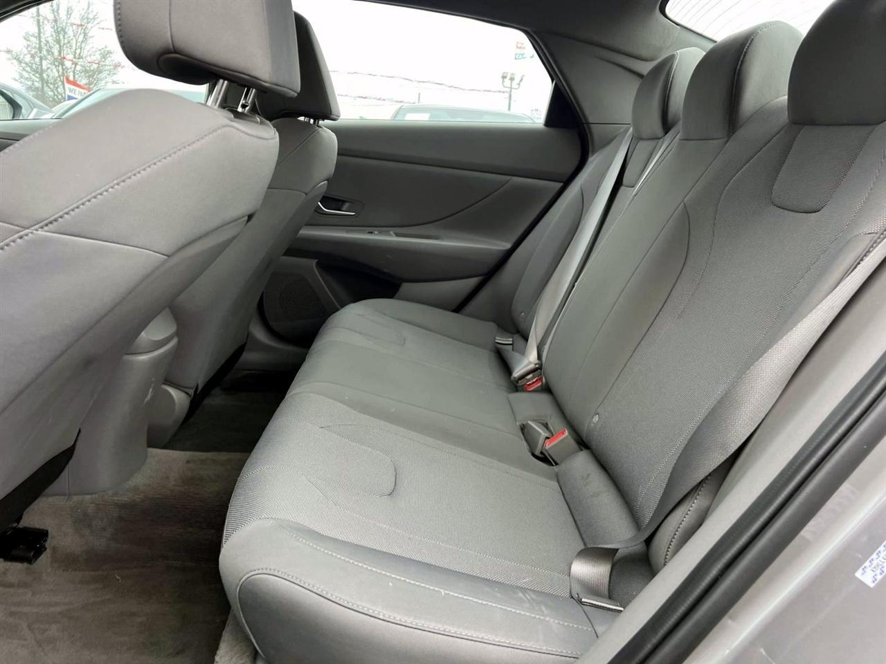 Hyundai Elantra SE IVT 2023