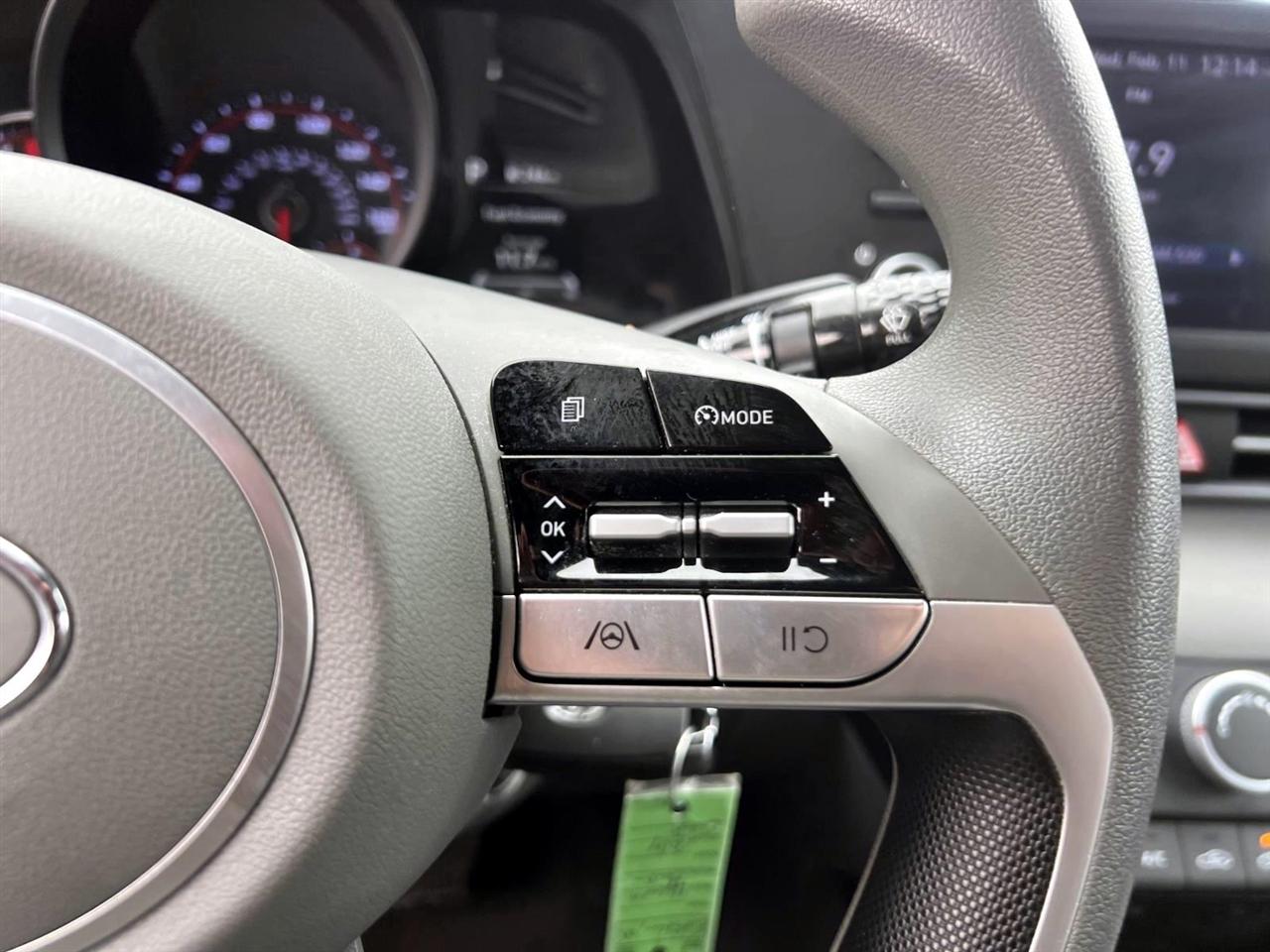 Hyundai Elantra SE IVT 2023