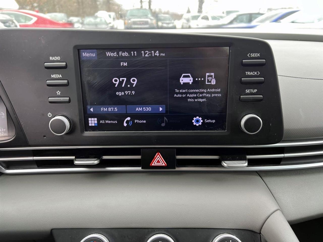 Hyundai Elantra SE IVT 2023