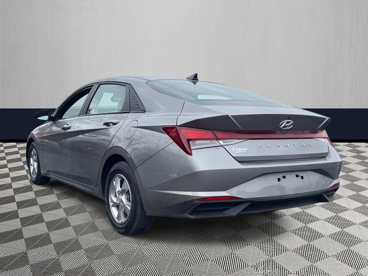 Hyundai Elantra SE IVT 2023