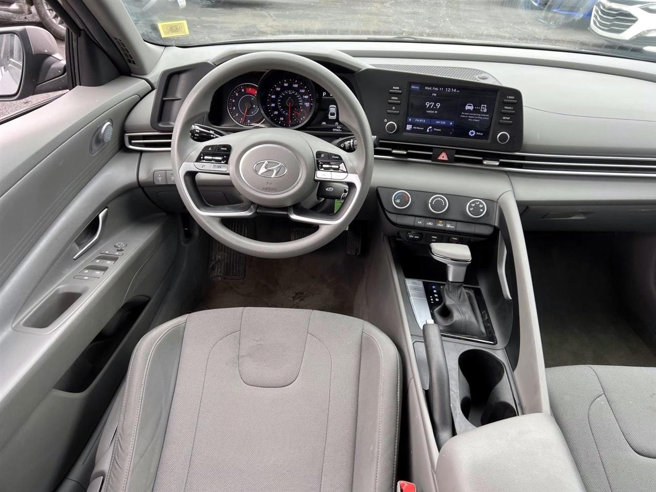 Hyundai Elantra SE IVT 2023