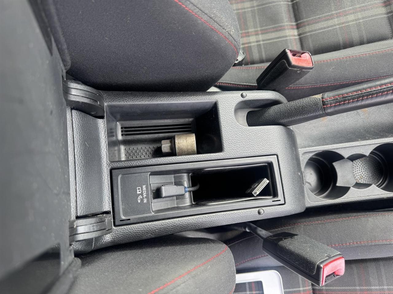 Volkswagen GTI 4dr HB Man Driver's Edition PZEV 2014