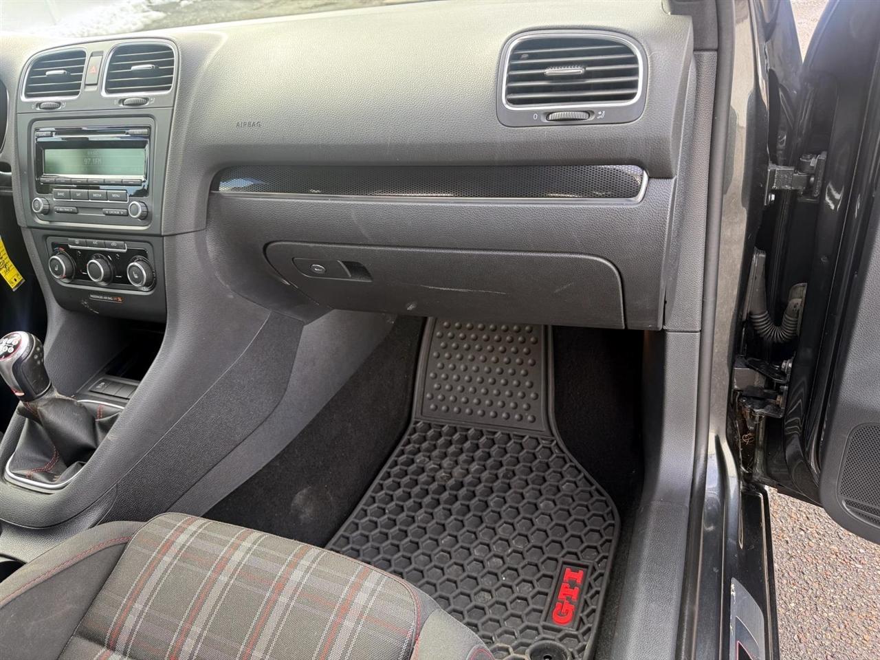 Volkswagen GTI 4dr HB Man Driver's Edition PZEV 2014