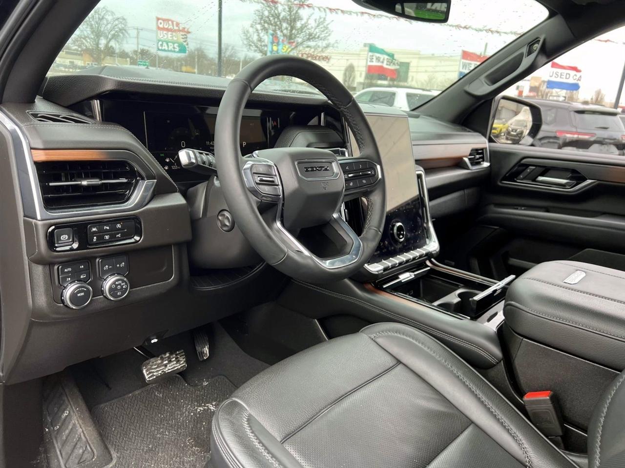 GMC Yukon 4WD 4dr Denali 2025