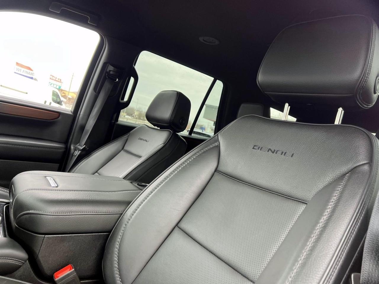 GMC Yukon 4WD 4dr Denali 2025