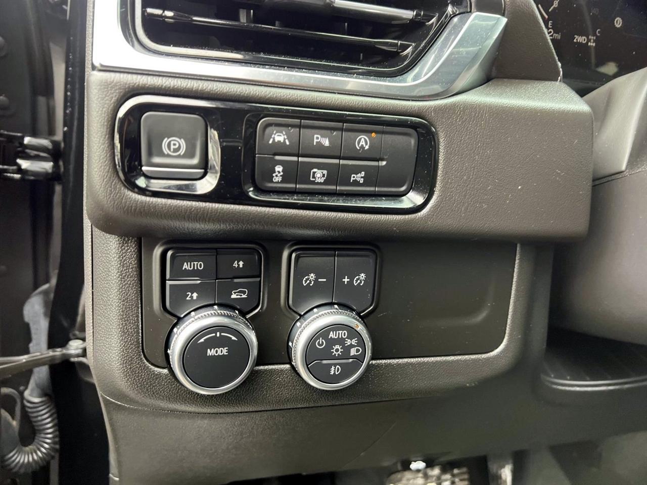 GMC Yukon 4WD 4dr Denali 2025