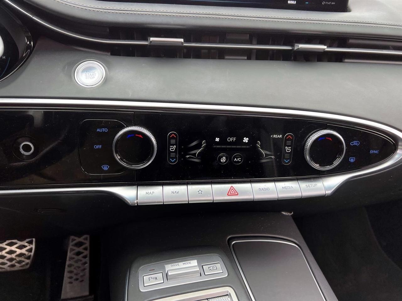 Genesis GV70 2.5T AWD 2023