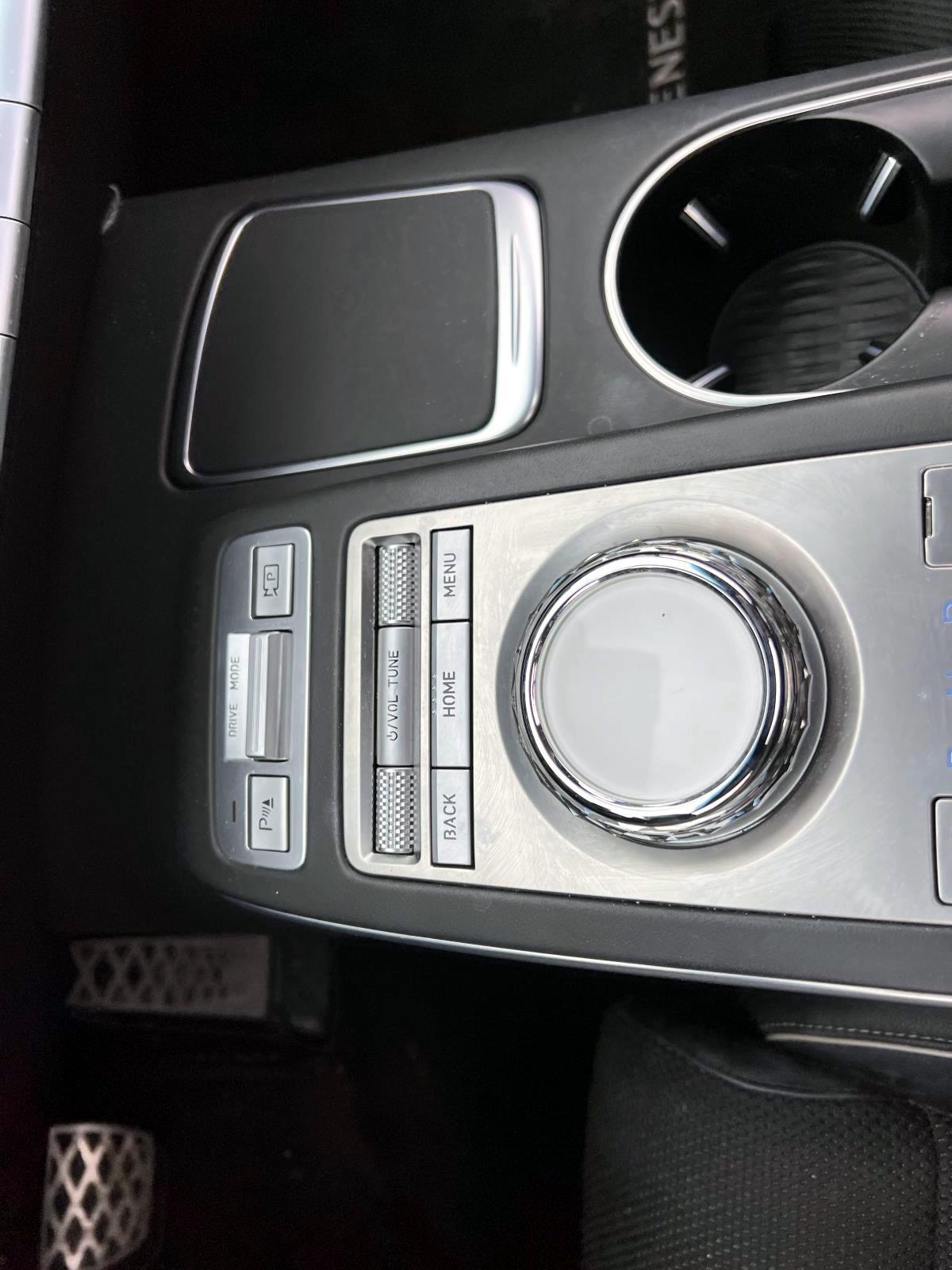 Genesis GV70 2.5T AWD 2023