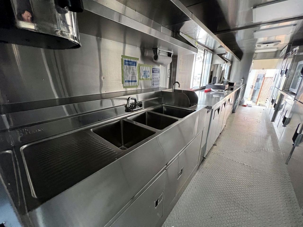 Ford F-59 Commercial Stripped Chassis 158" WB 2022