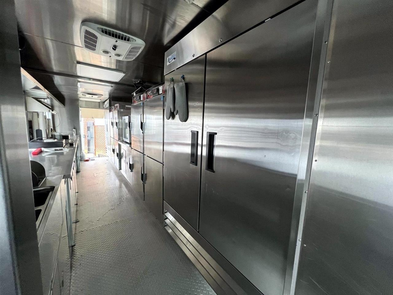 Ford F-59 Commercial Stripped Chassis 158" WB 2022