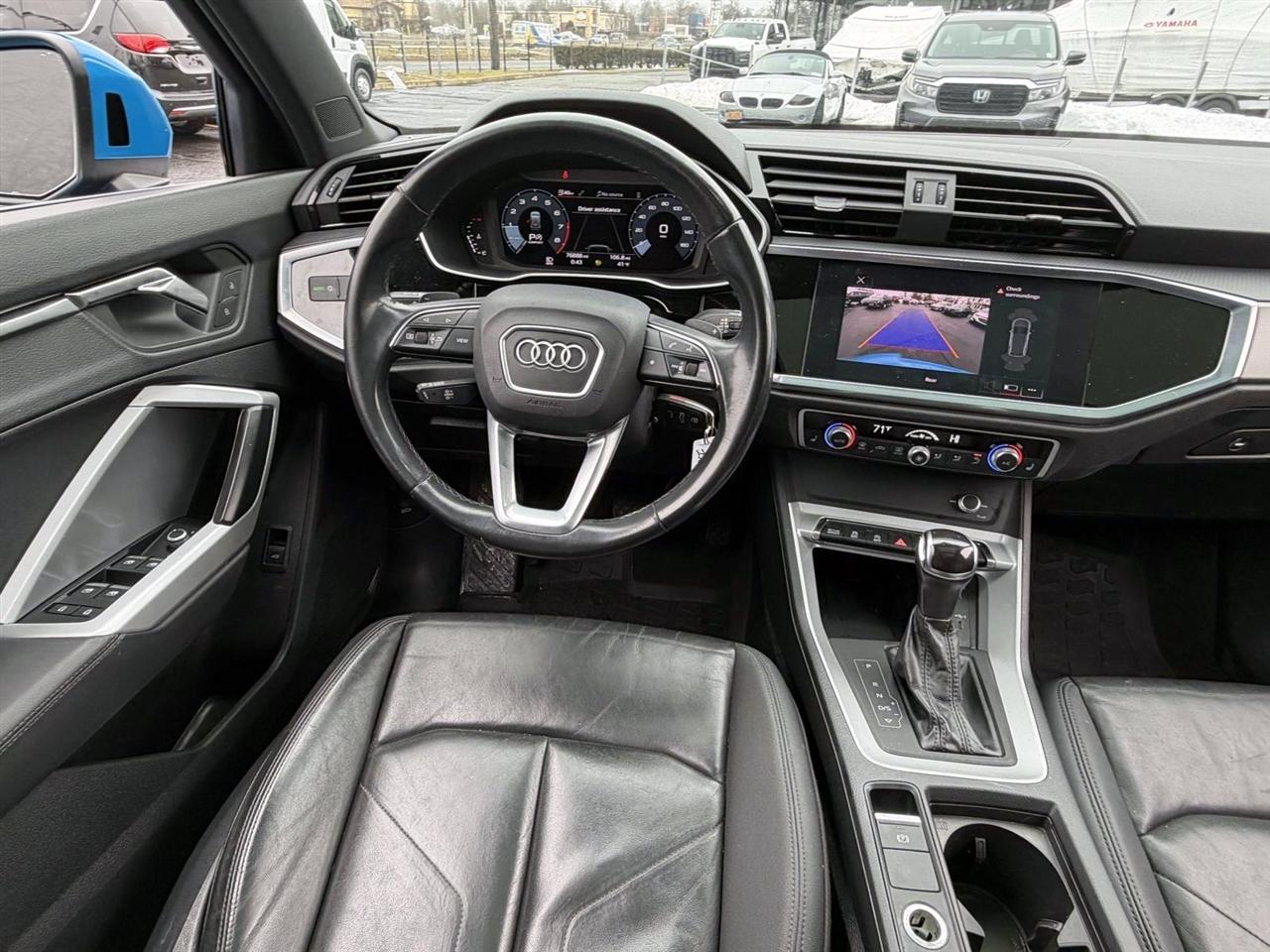 Audi Q3 S line Premium 45 TFSI quattro 2022