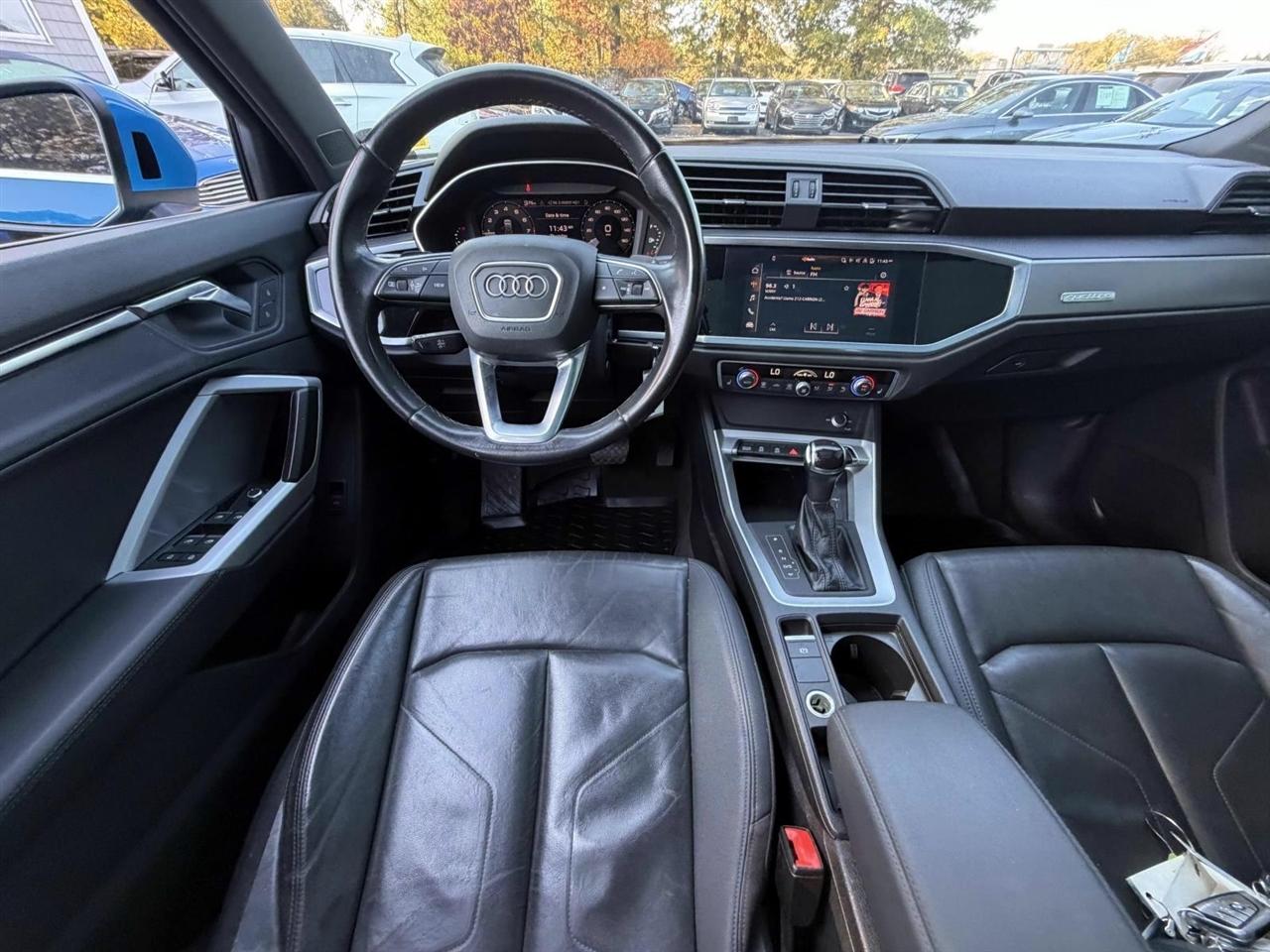 Audi Q3 S line Premium 45 TFSI quattro 2022