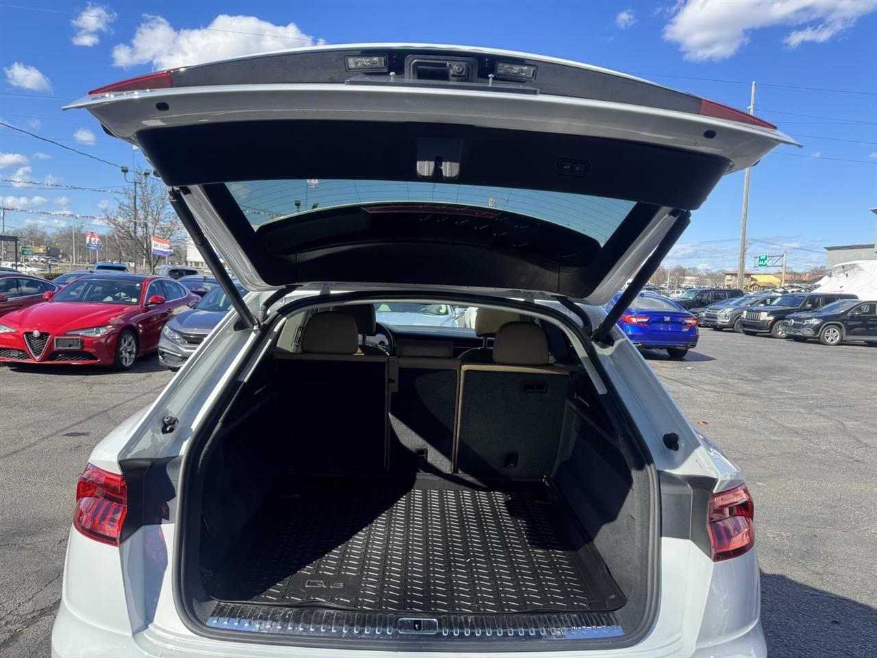 Audi Q8 Premium Plus 55 TFSI quattro 2019