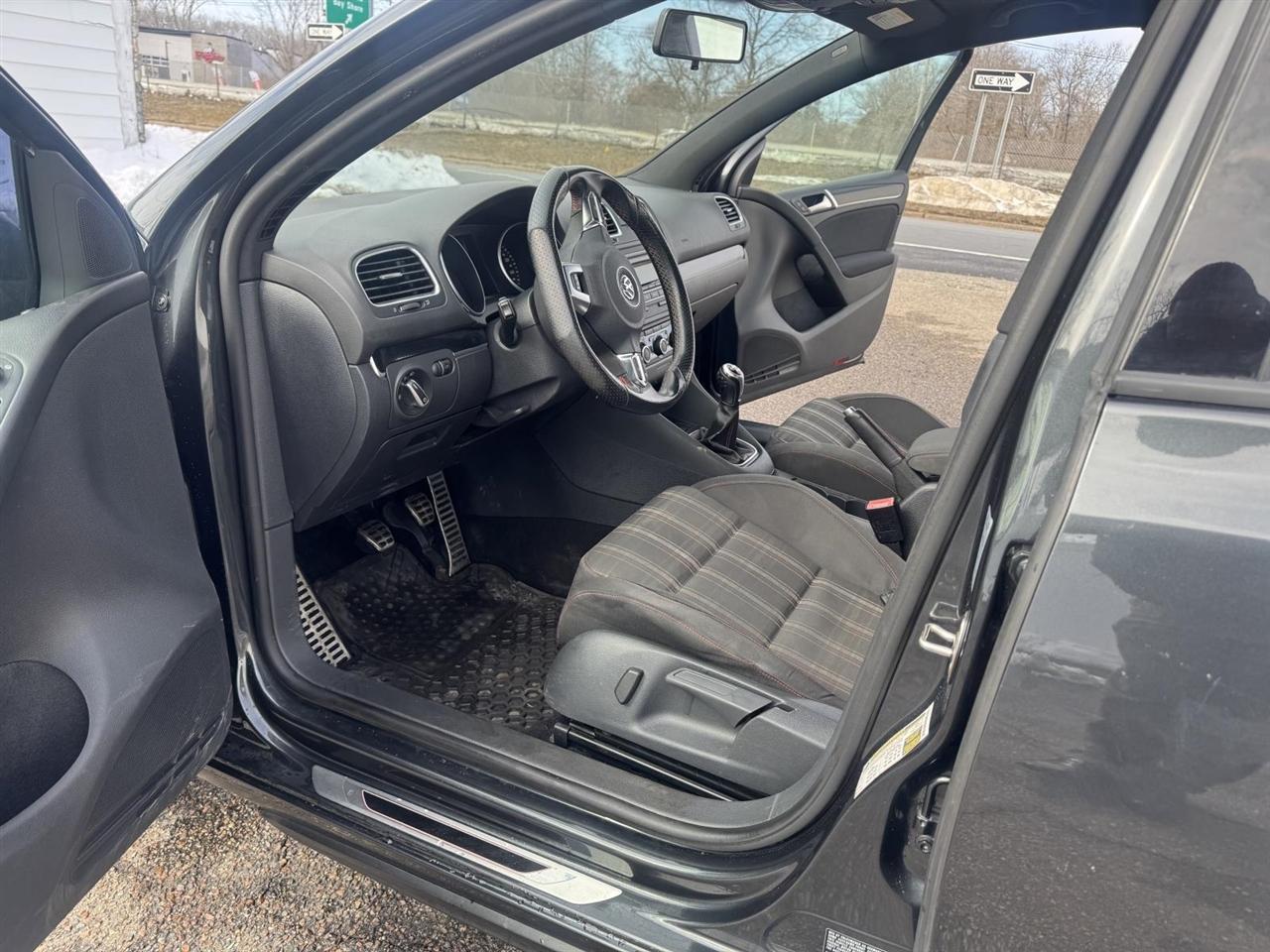 Volkswagen GTI 4dr HB Man Driver's Edition PZEV 2014