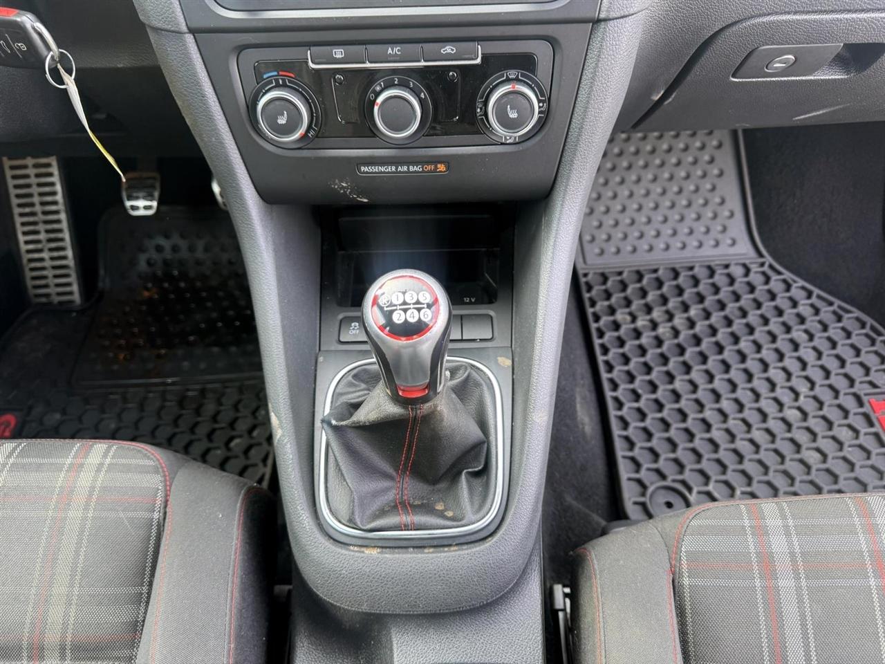 Volkswagen GTI 4dr HB Man Driver's Edition PZEV 2014