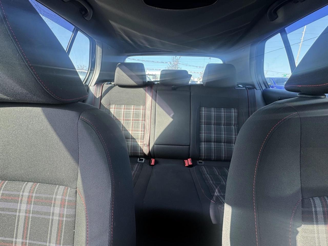 Volkswagen GTI 4dr HB Man Driver's Edition PZEV 2014