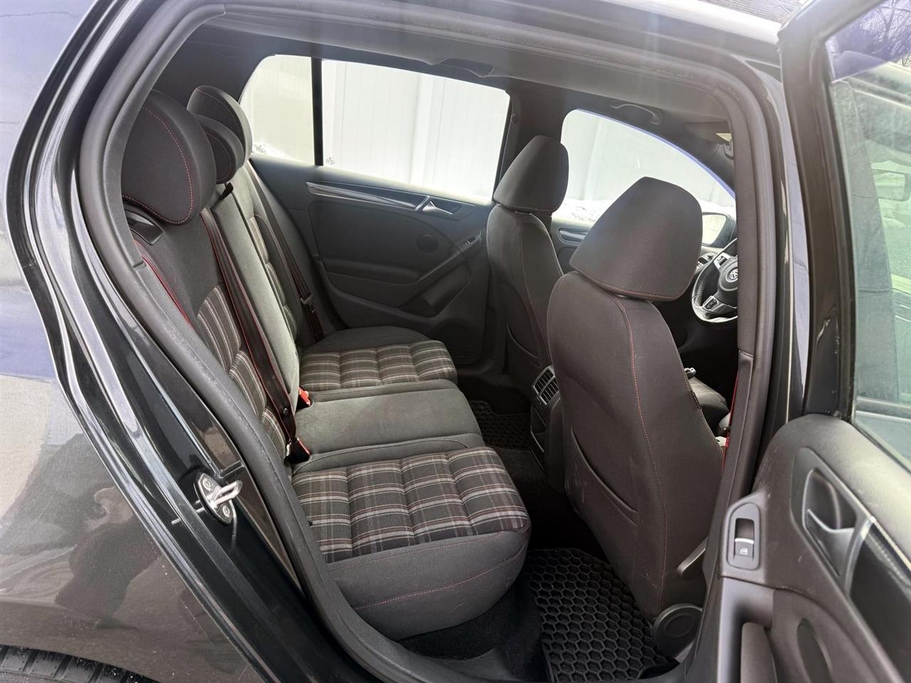 Volkswagen GTI 4dr HB Man Driver's Edition PZEV 2014