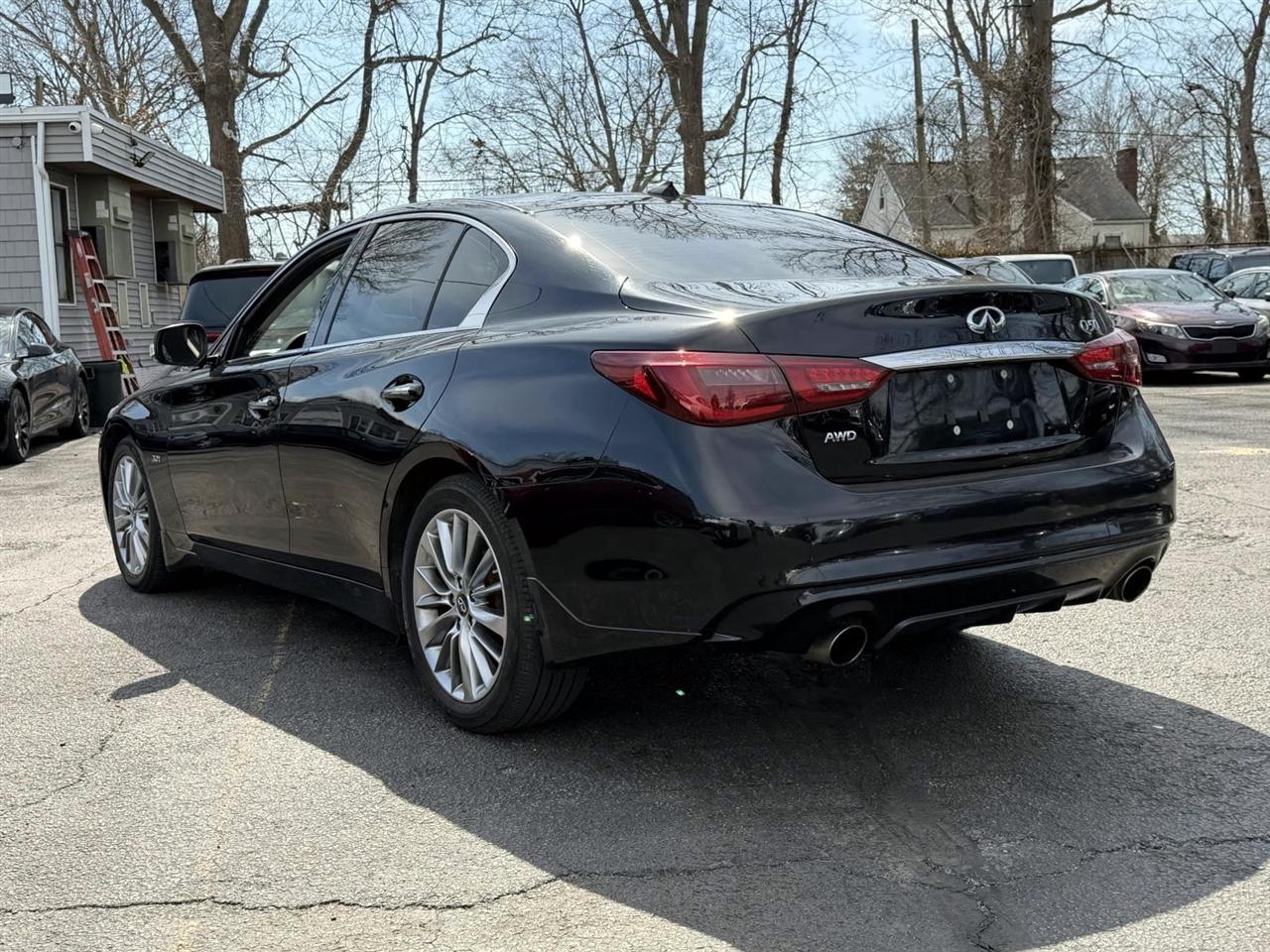 Infiniti Q50 3.0t LUXE AWD 2018