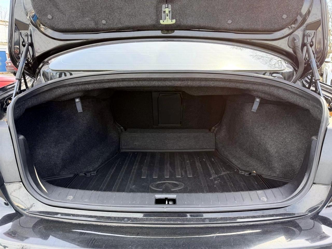 Infiniti Q50 3.0t LUXE AWD 2018