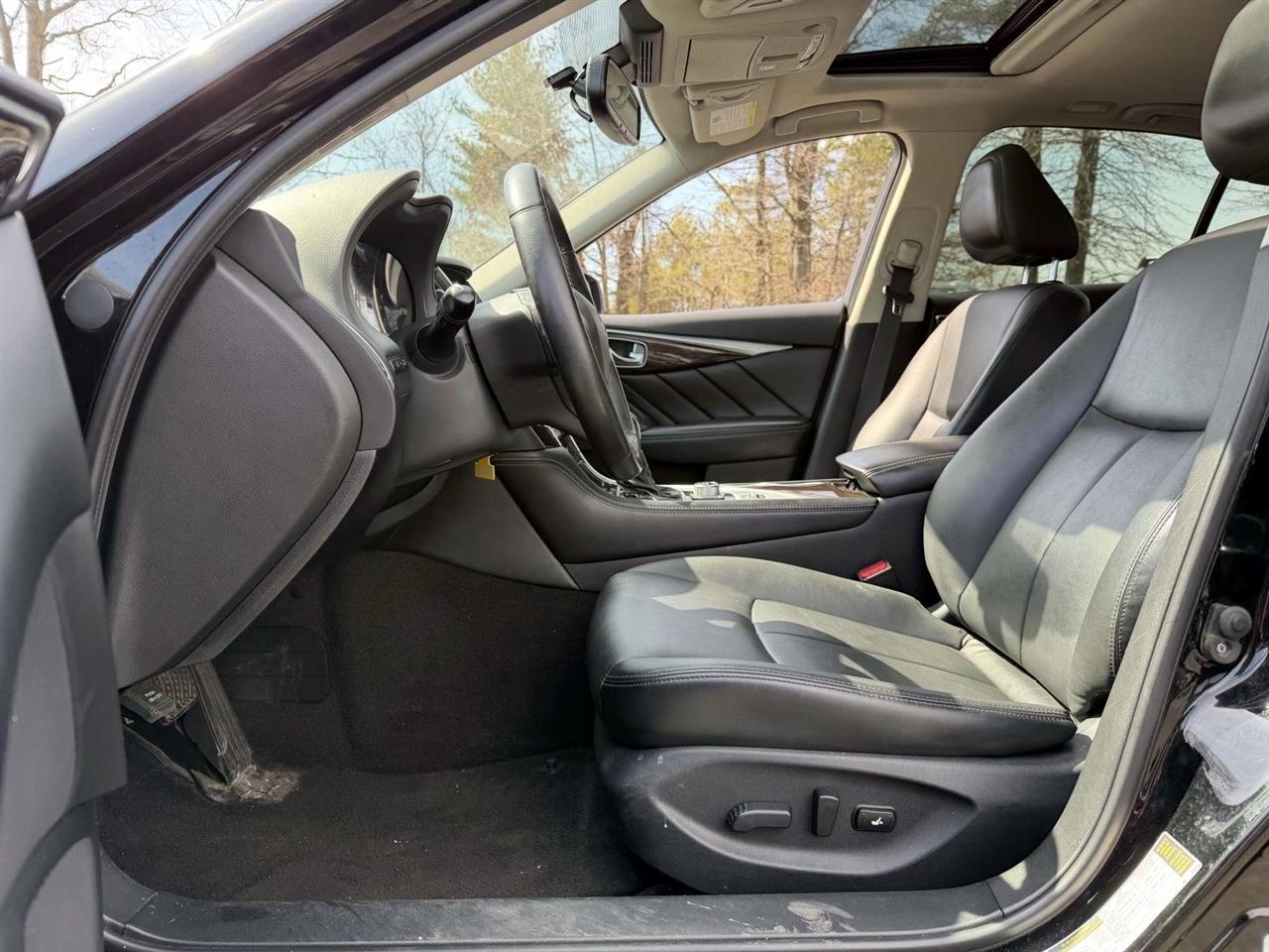 Infiniti Q50 3.0t LUXE AWD 2018