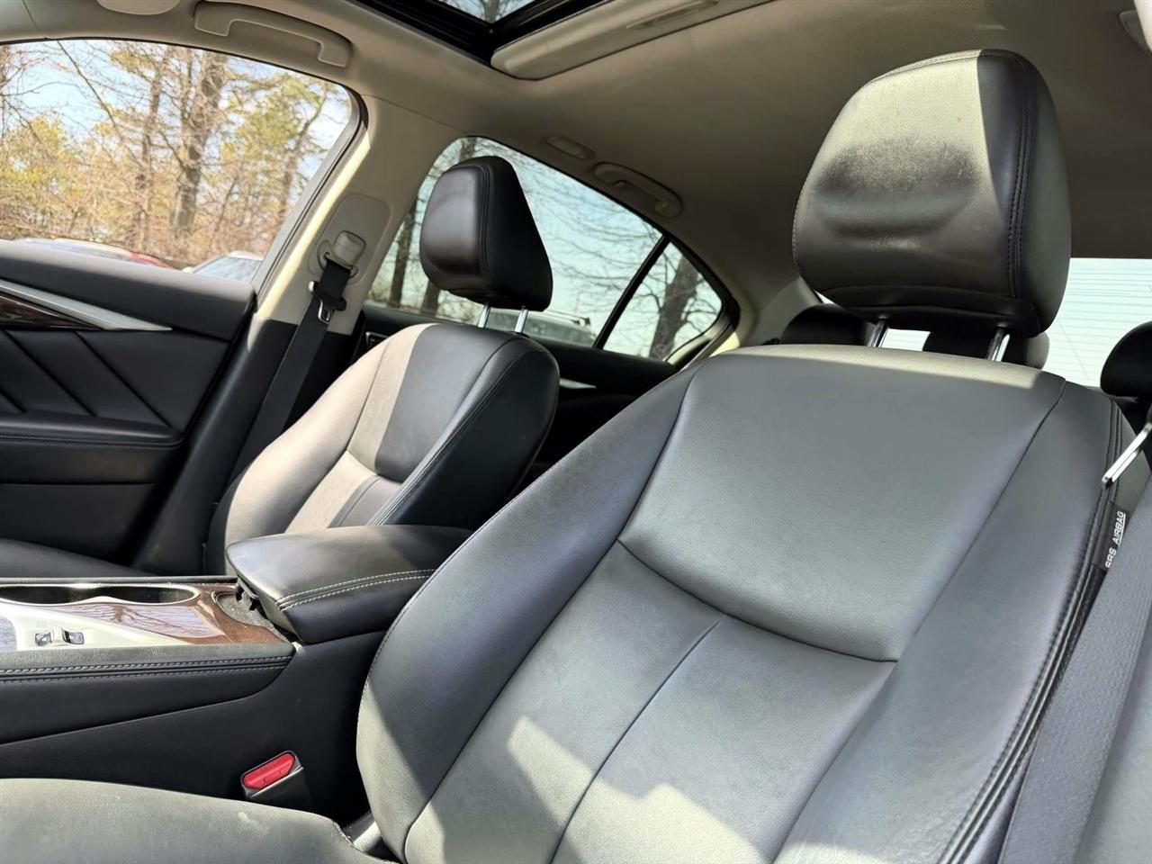 Infiniti Q50 3.0t LUXE AWD 2018